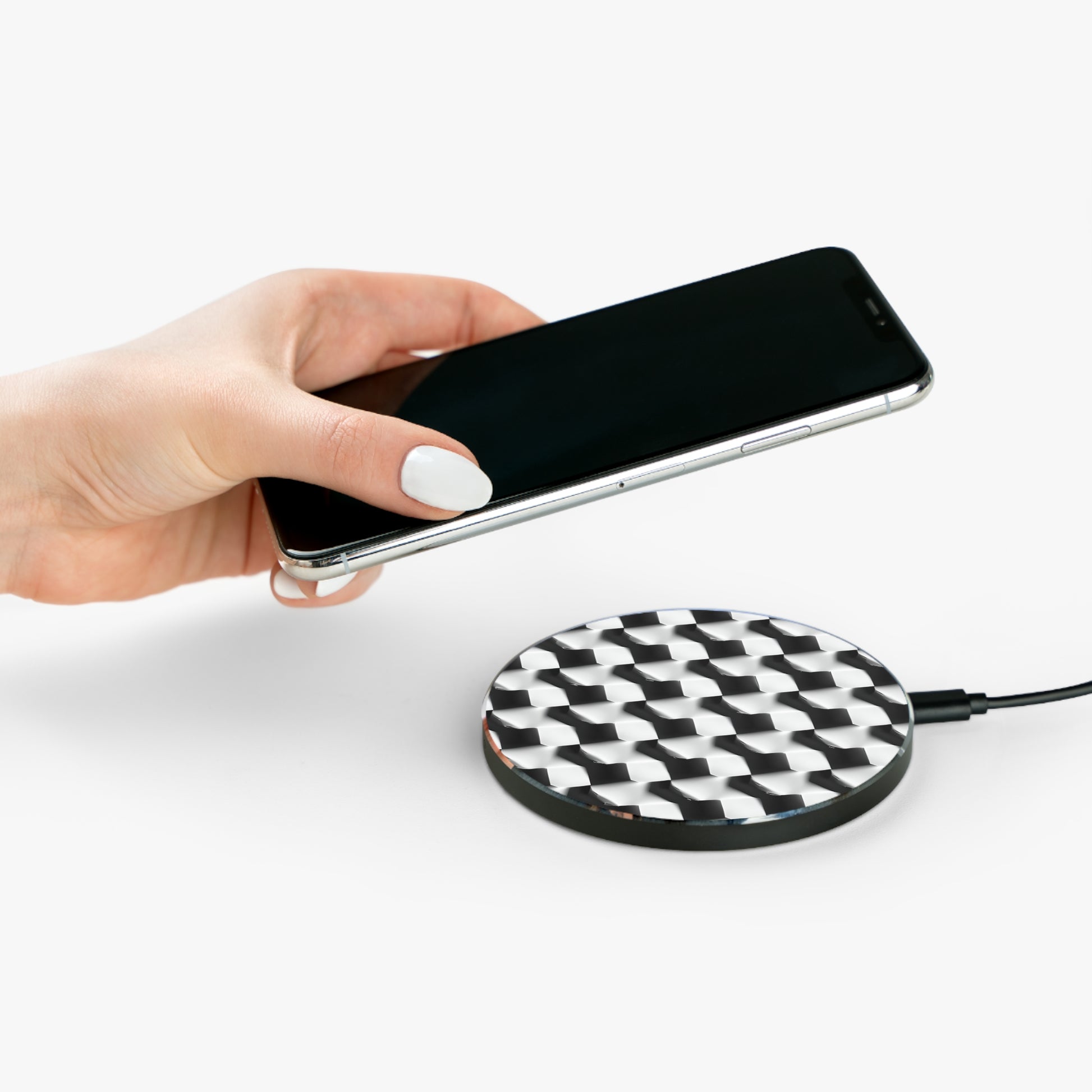 Monochrome Grid Qi Wireless Charger - 10W Fast Charging Pad for iPhone 15/16 - MagSafe Compatible Black and White Design